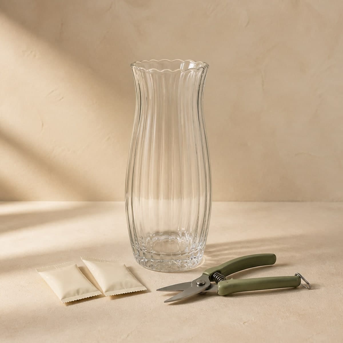 Lily Care Vase Set